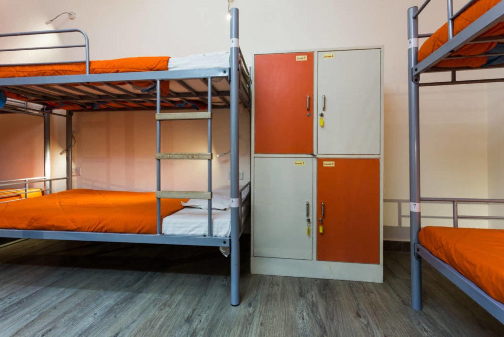 Joey'S Hostel Delhi New Delhi Luaran gambar